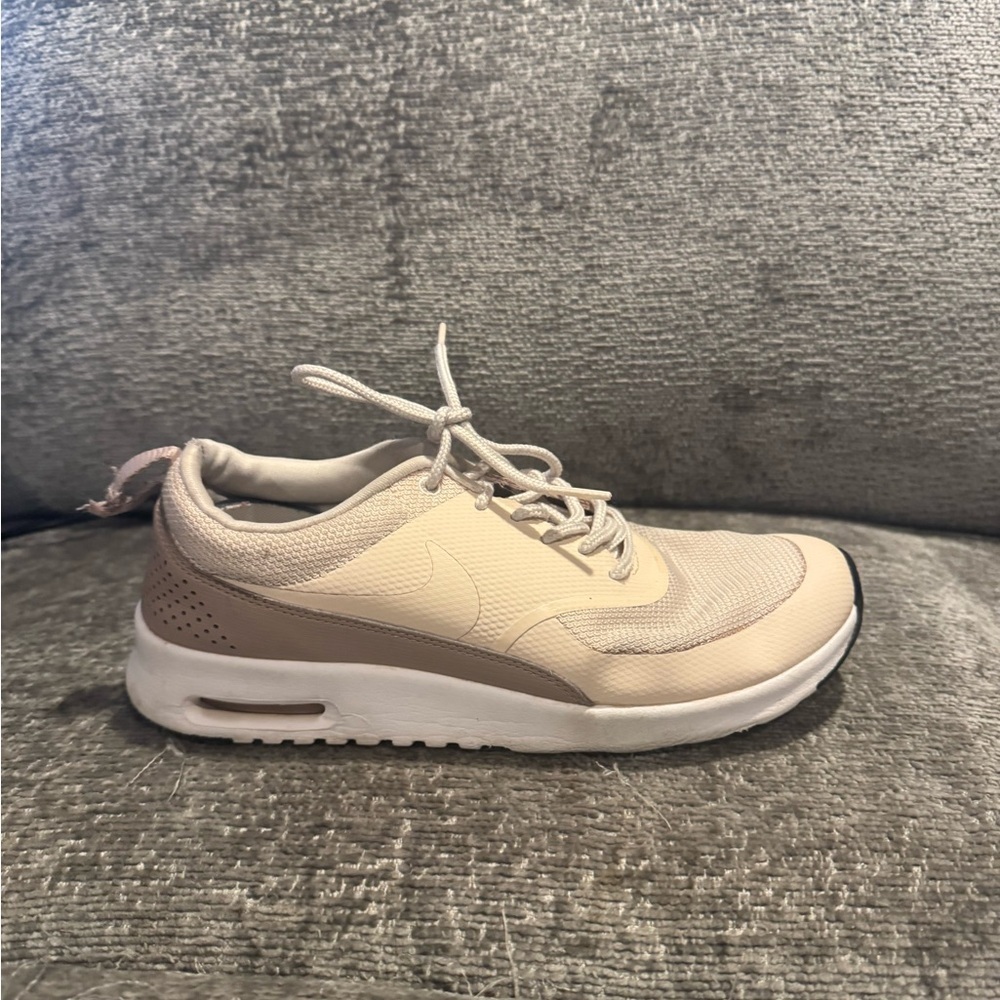 Nike Air Max Women's Beige and White Sneakers Size 7 - Picture 7 of 9